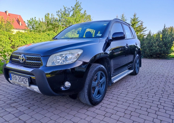 Toyota RAV4 cena 35000 przebieg: 217000, rok produkcji 2006 z Wolbrom małe 46